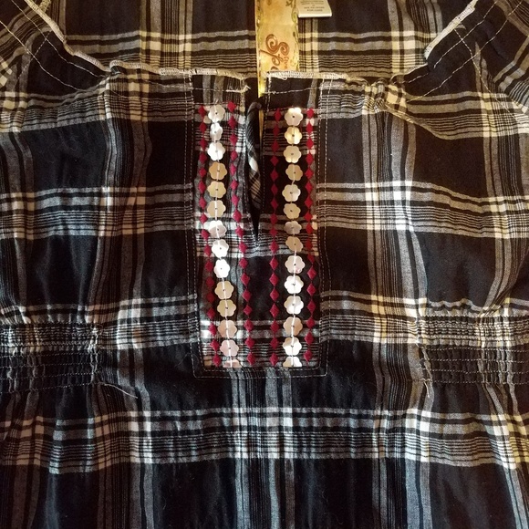 Top - Picture 2 of 3